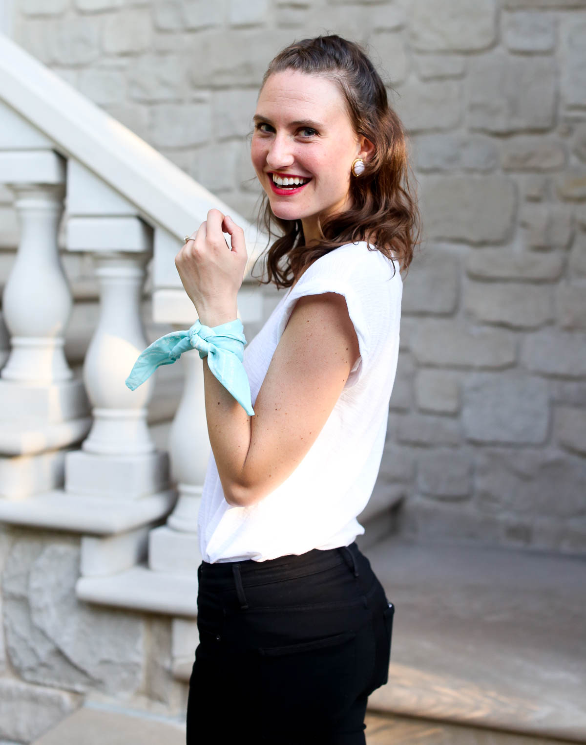 Black Jeans_How to wear a bandana_Jeans and heels_Top US fashion blogger-8