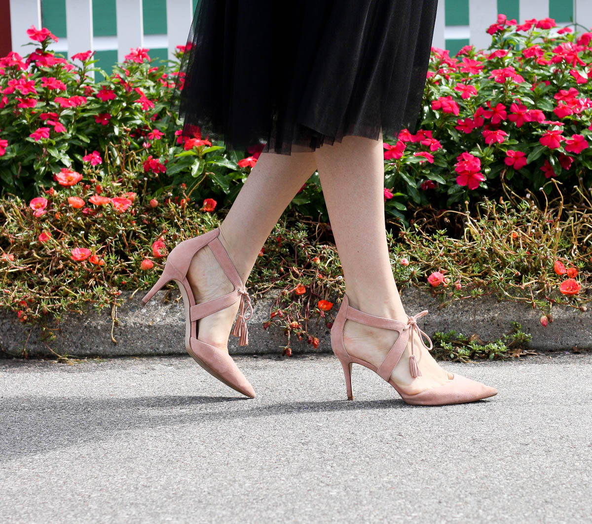 black-tutu-skirt_top-fashion-bloggers-in-chicago_isnt-that-charming-10