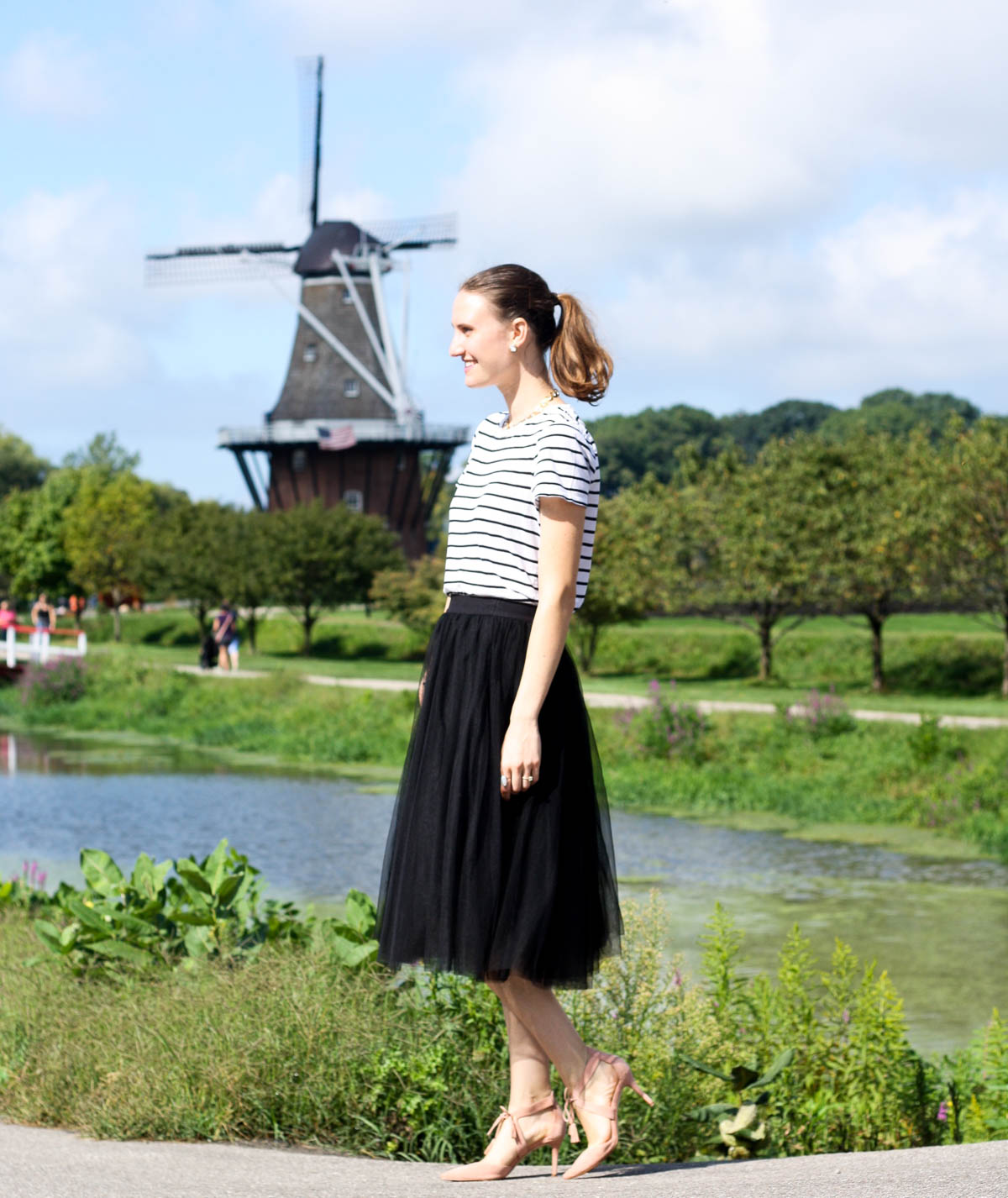 black-tutu-skirt_top-fashion-bloggers-in-chicago_isnt-that-charming