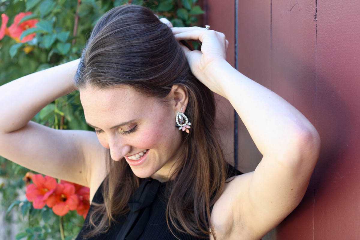 ann-taylor-blush-heels_black-pleated-dress-14