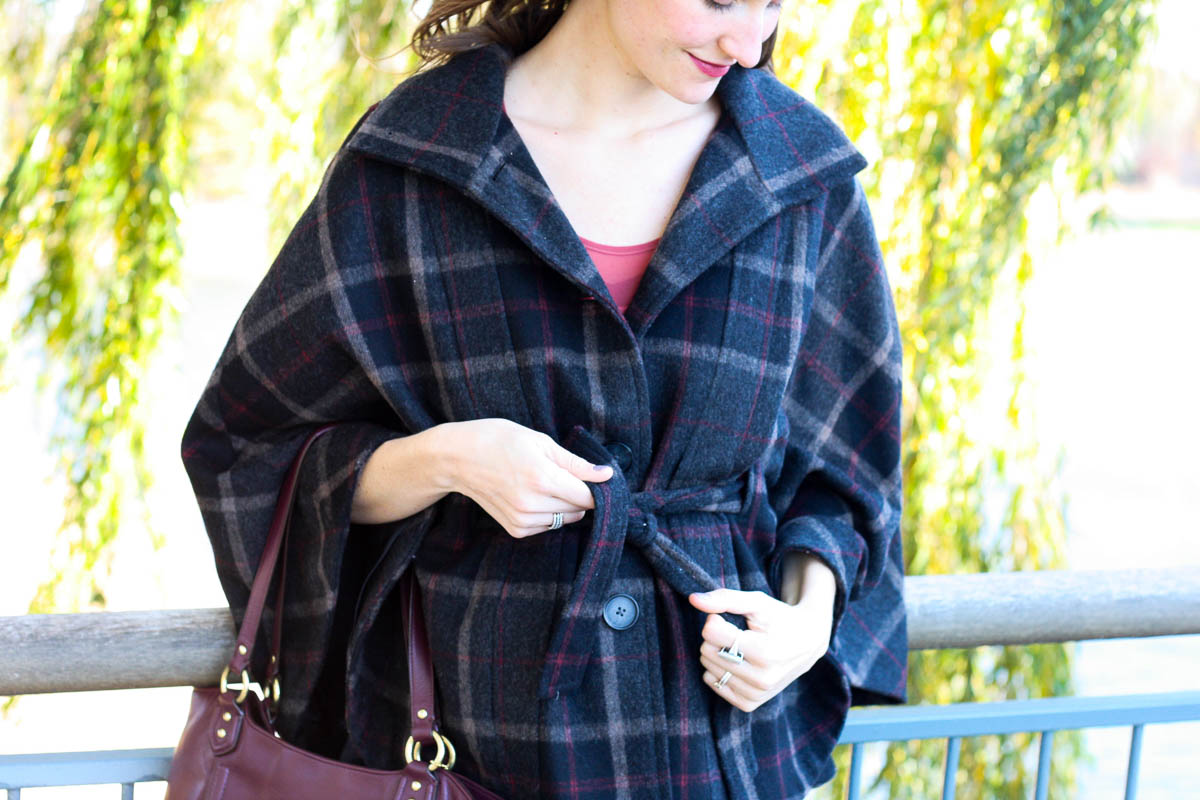 family-fall-traditions_chicago-botanic-gardens_plaid-cape_winter-style_isnt-that-charming-11