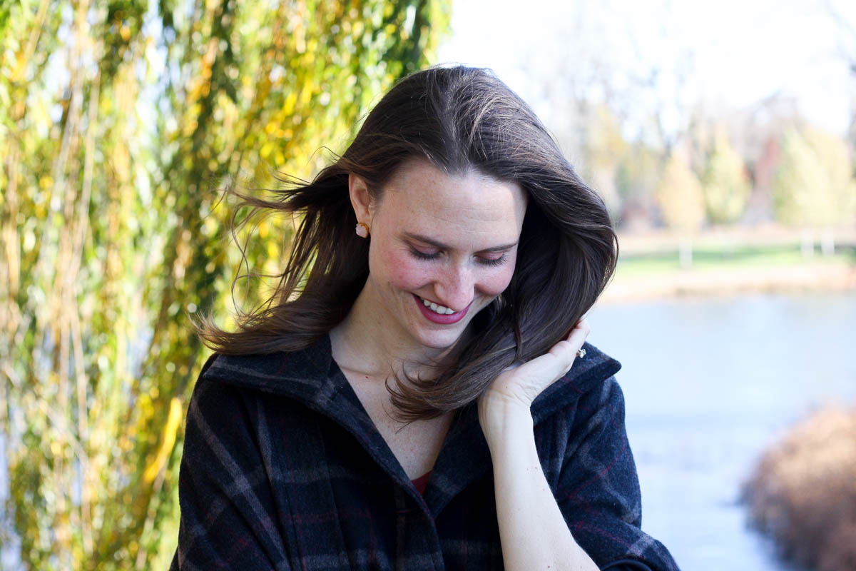 family-fall-traditions_chicago-botanic-gardens_plaid-cape_winter-style_isnt-that-charming-5