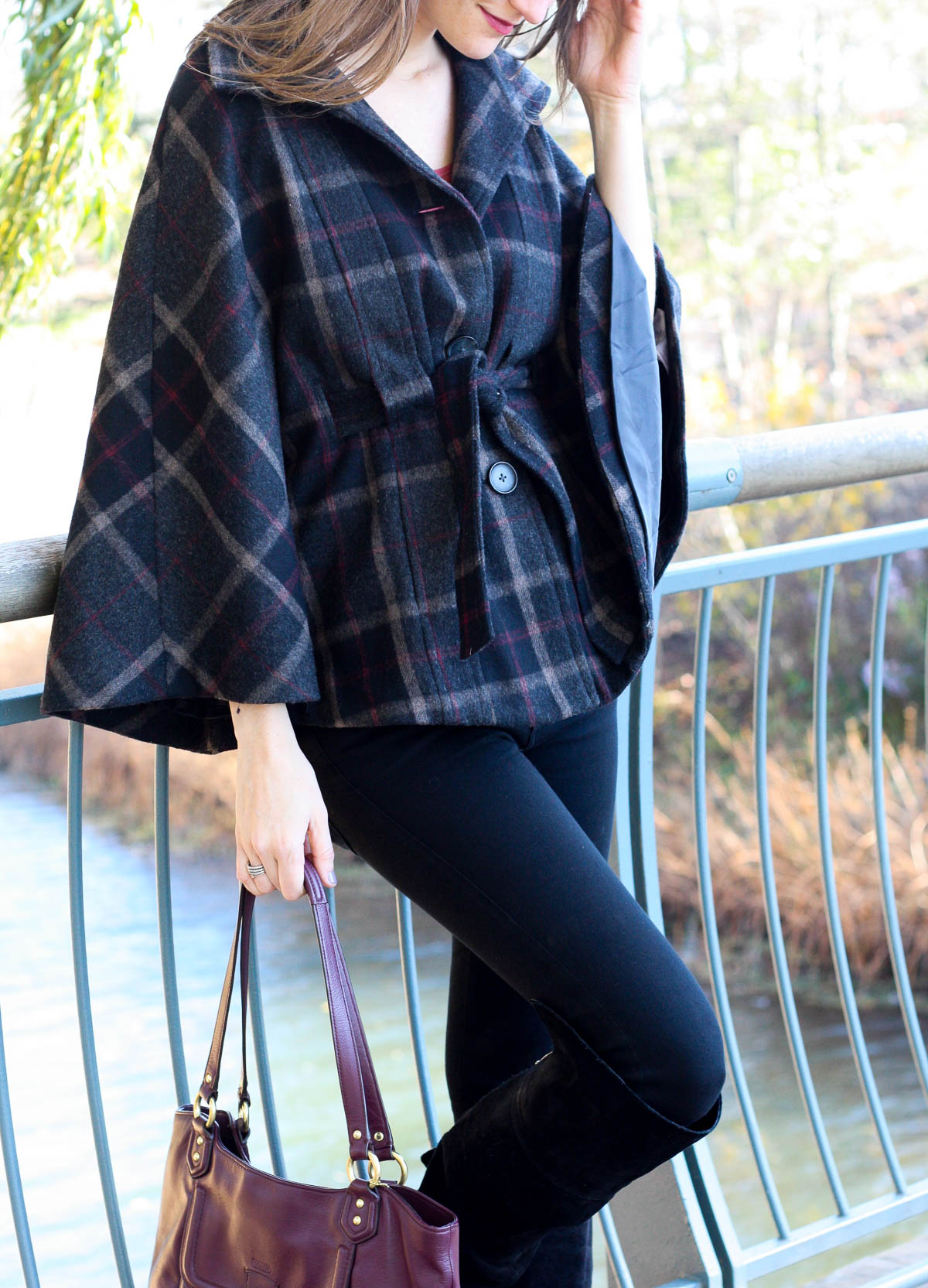 family-fall-traditions_chicago-botanic-gardens_plaid-cape_winter-style_isnt-that-charming-7