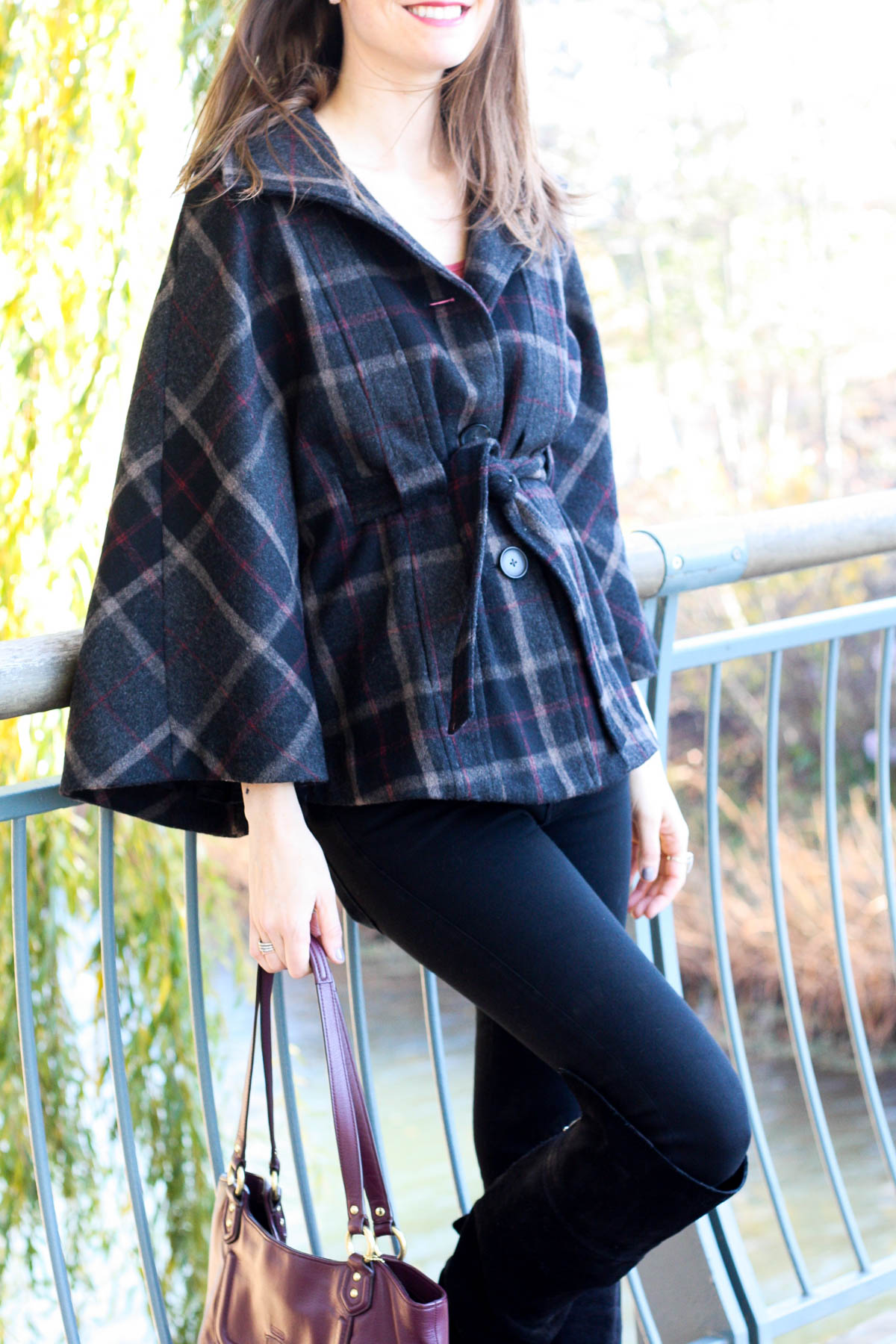 family-fall-traditions_chicago-botanic-gardens_plaid-cape_winter-style_isnt-that-charming-8