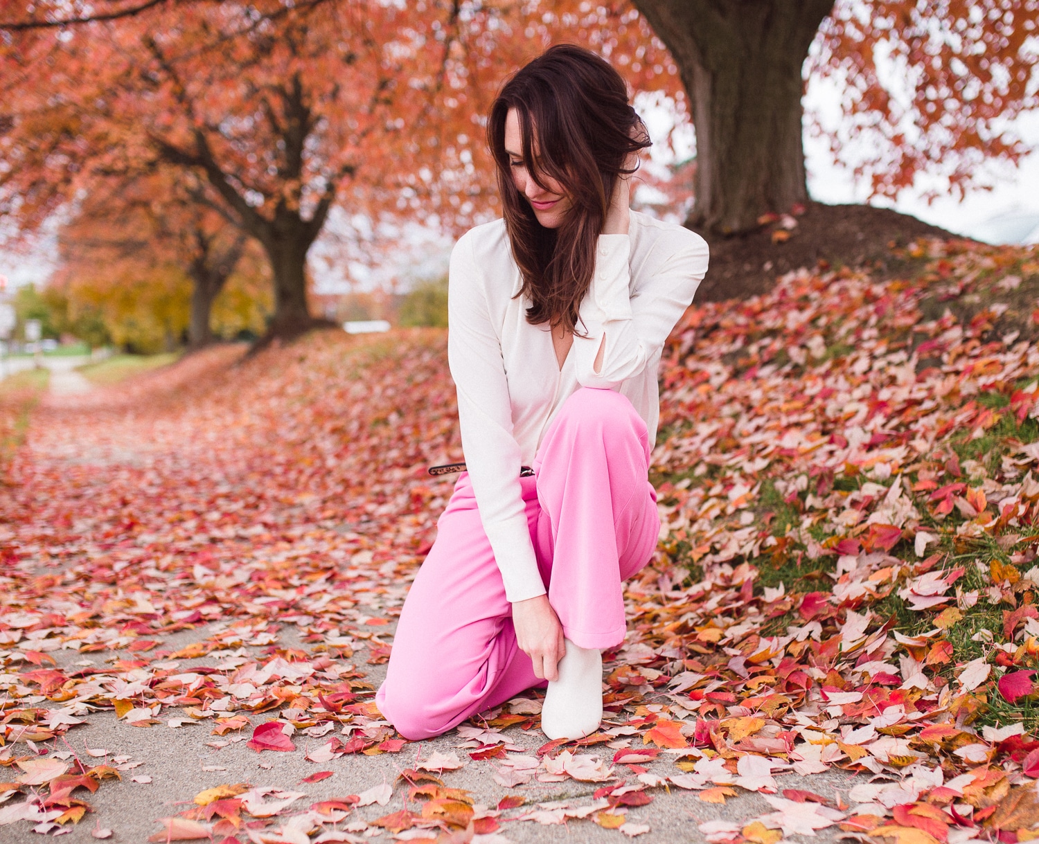 How to style pink pants