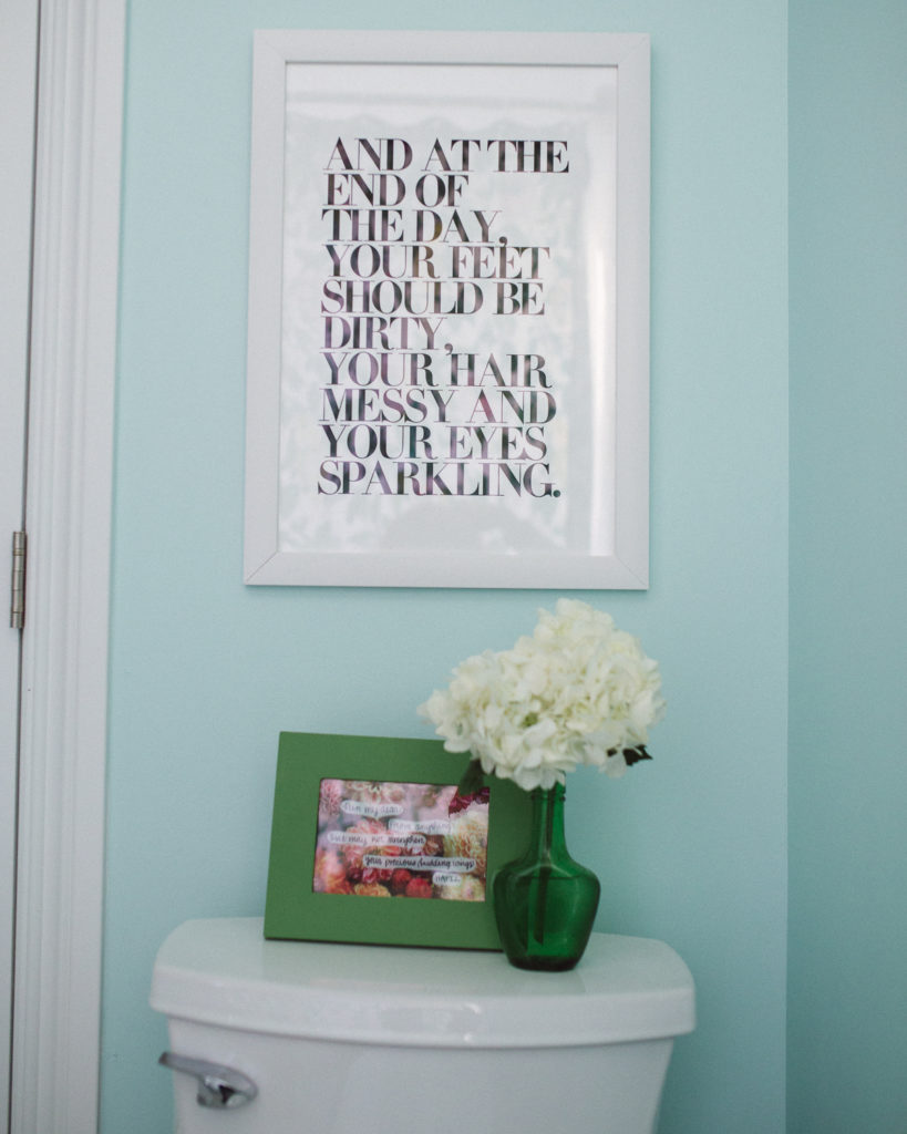 visual home tour - bathroom