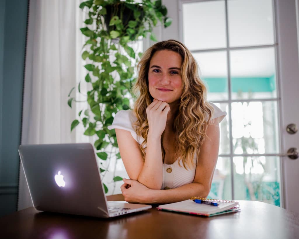 How to be a girl boss, Apple computer