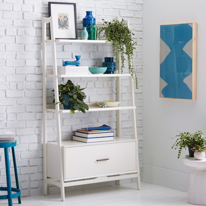How to style bookshelves, the right way to style a bookshelf