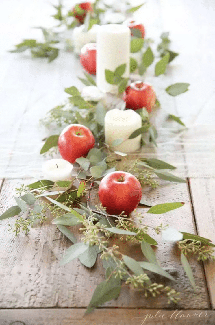 apple Thanksgiving Table Apple and greenery Gorgeous Thanksgiving Table Settings