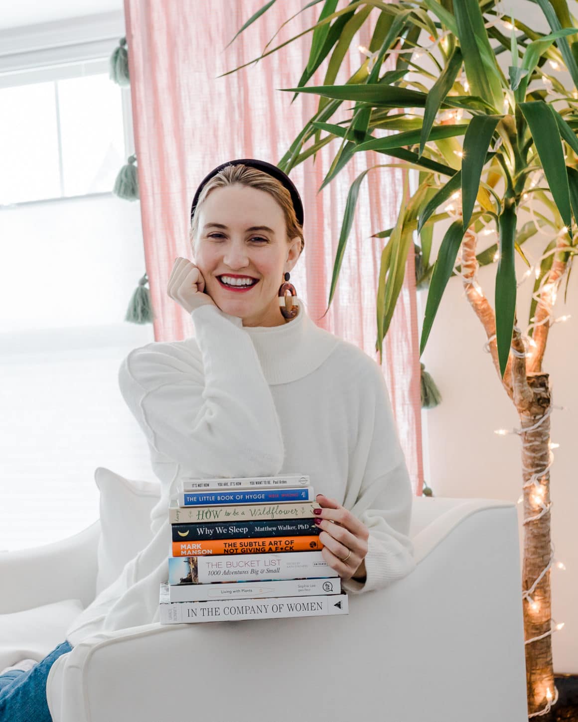 Books to gift a book lover Books to gift a book lover, Holiday gift guide 2019