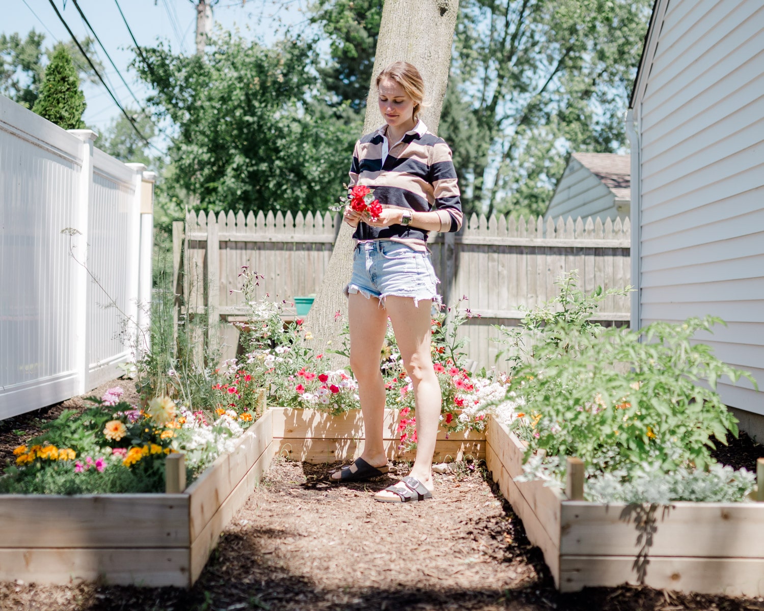 Easy To Build Garden Boxes How To Build A Vinyl Square Foot Garden Box